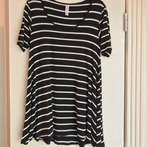 LuLaRoe Perfect T